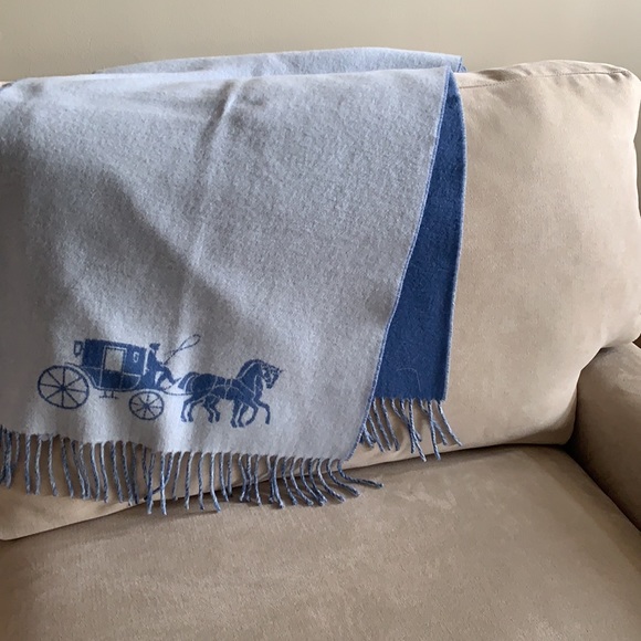 Woman COACH shawl/scarf - Picture 2 of 7